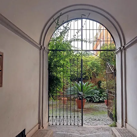 Al Colosseo, Il Tuo Balcone Segreto *